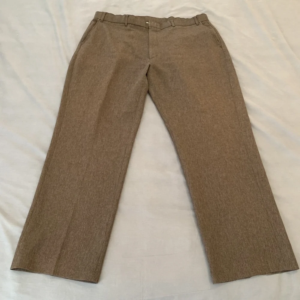 Levi's Action Slacks Pants Mens 35x30 Brown Polyester Dress Flat Front Golf